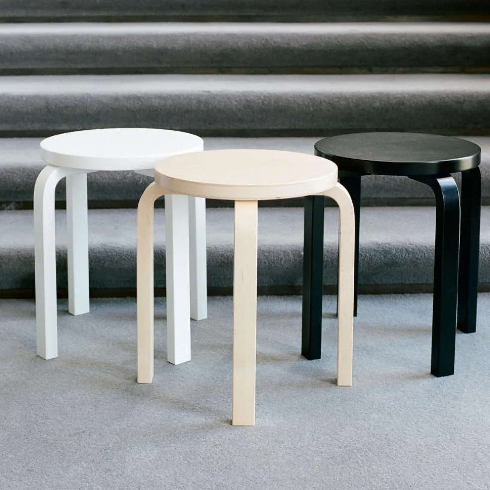 60 Hocker Gestell lackiert