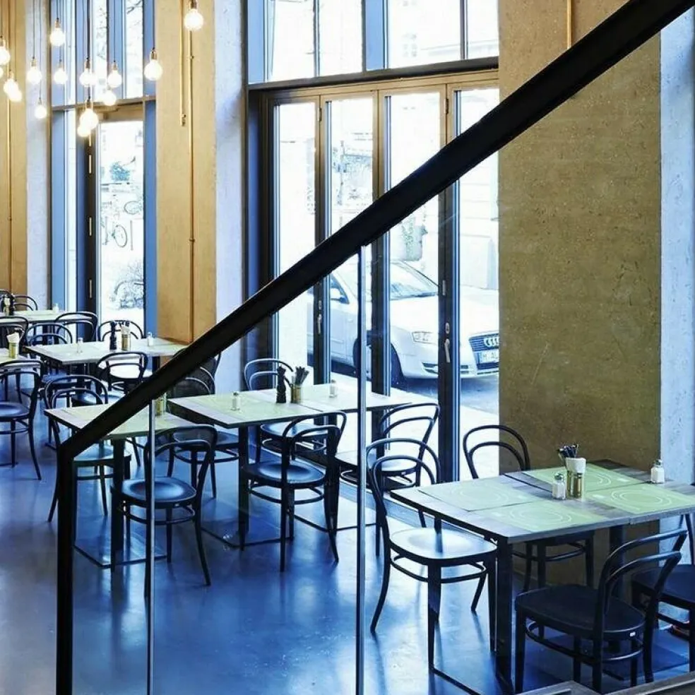 214 M Bugholzstuhl mit Muldensitz