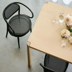 210 R Bugholz-Armlehnstuhl mit Rohrgeflecht Dark Melange