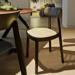 118 Stuhl mit Rohrgeflecht