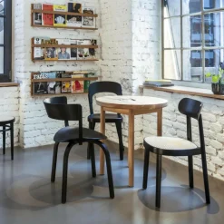 118 Stuhl mit Rohrgeflecht