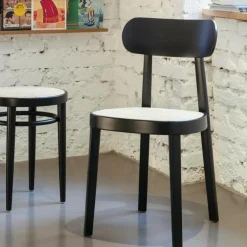 118 Stuhl mit Rohrgeflecht