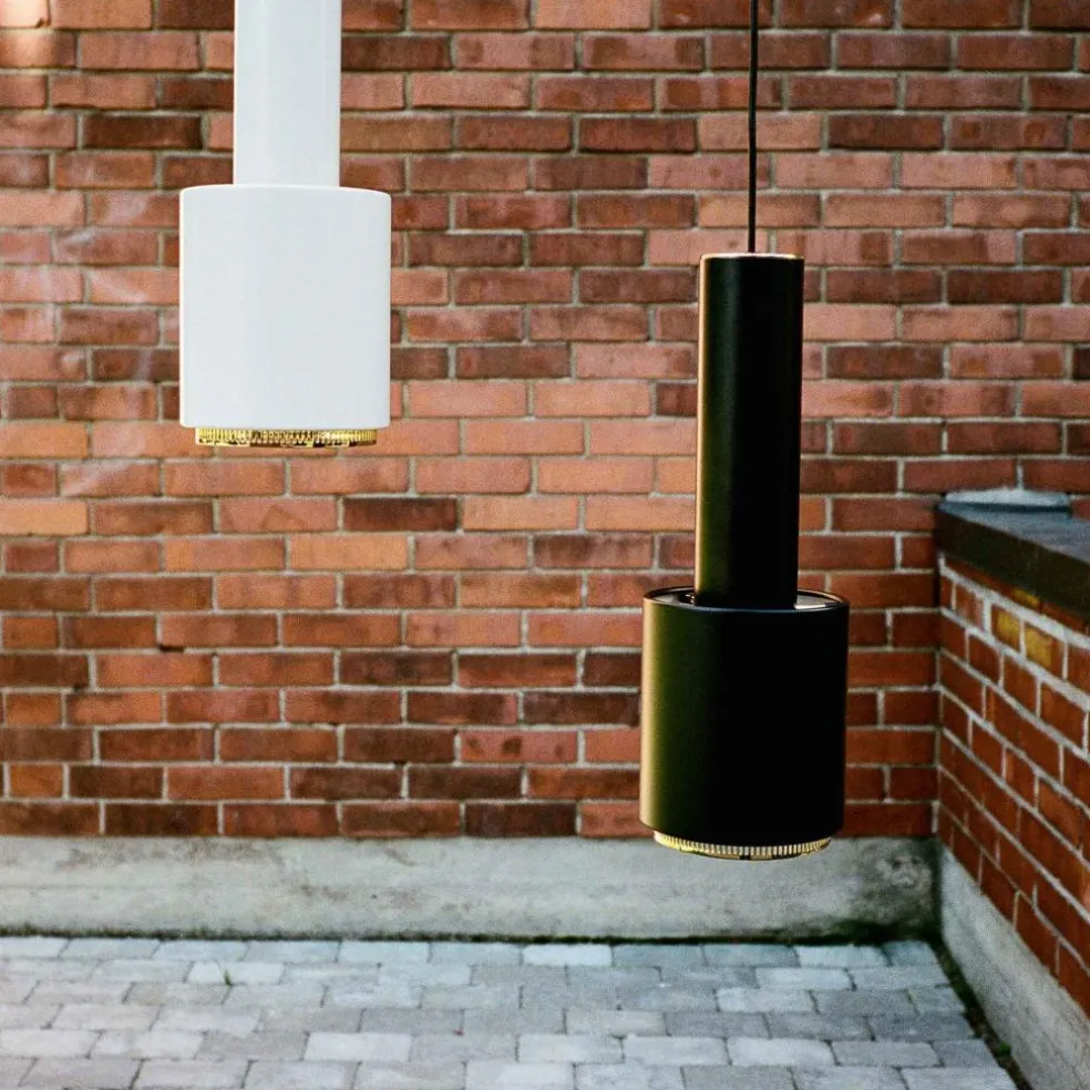 A110 Hand Grenade Pendelleuchte