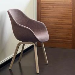 About a Chair 123 Armlehnstuhl