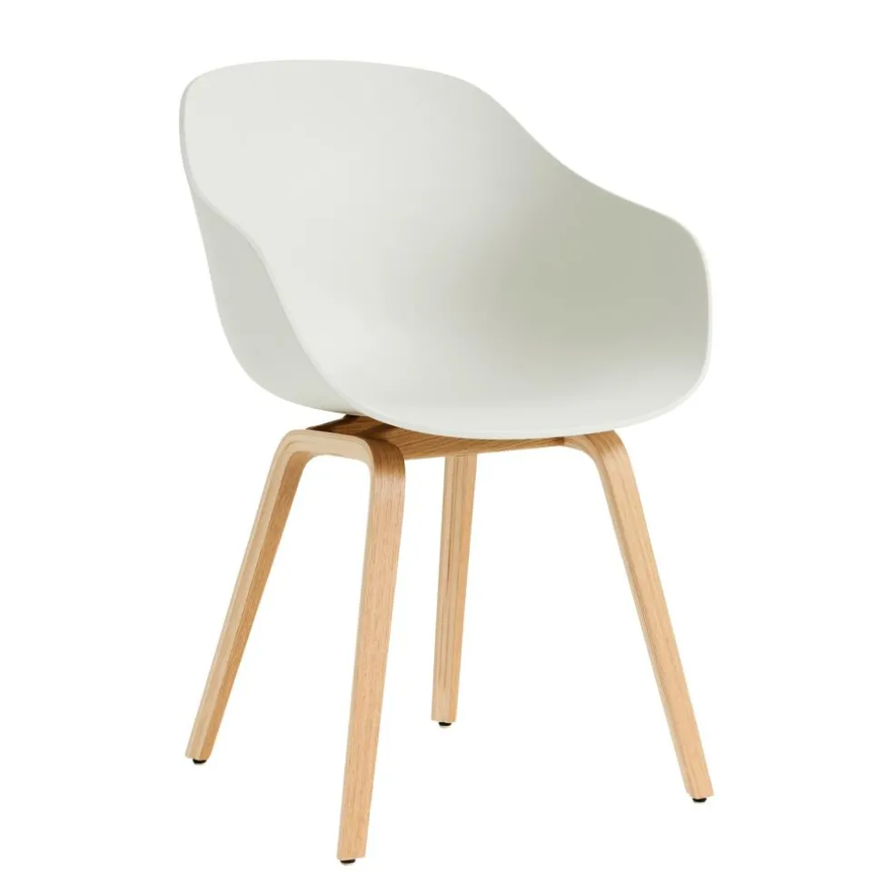 About a Chair AAC 222 2.0 Armlehnstuhl Eiche lackiert