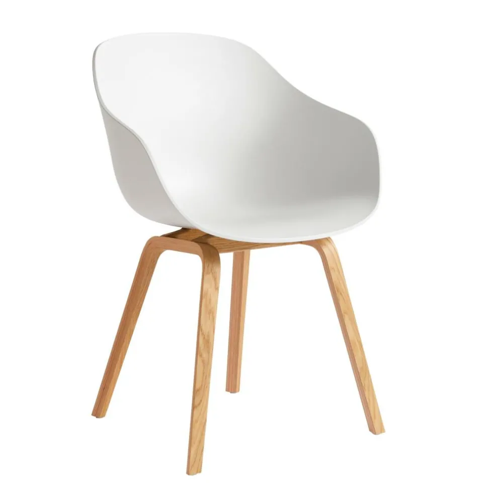 About a Chair AAC 222 2.0 Armlehnstuhl Eiche lackiert