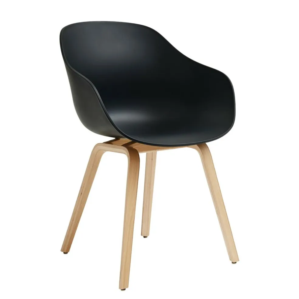 About a Chair AAC 222 2.0 Armlehnstuhl Eiche lackiert