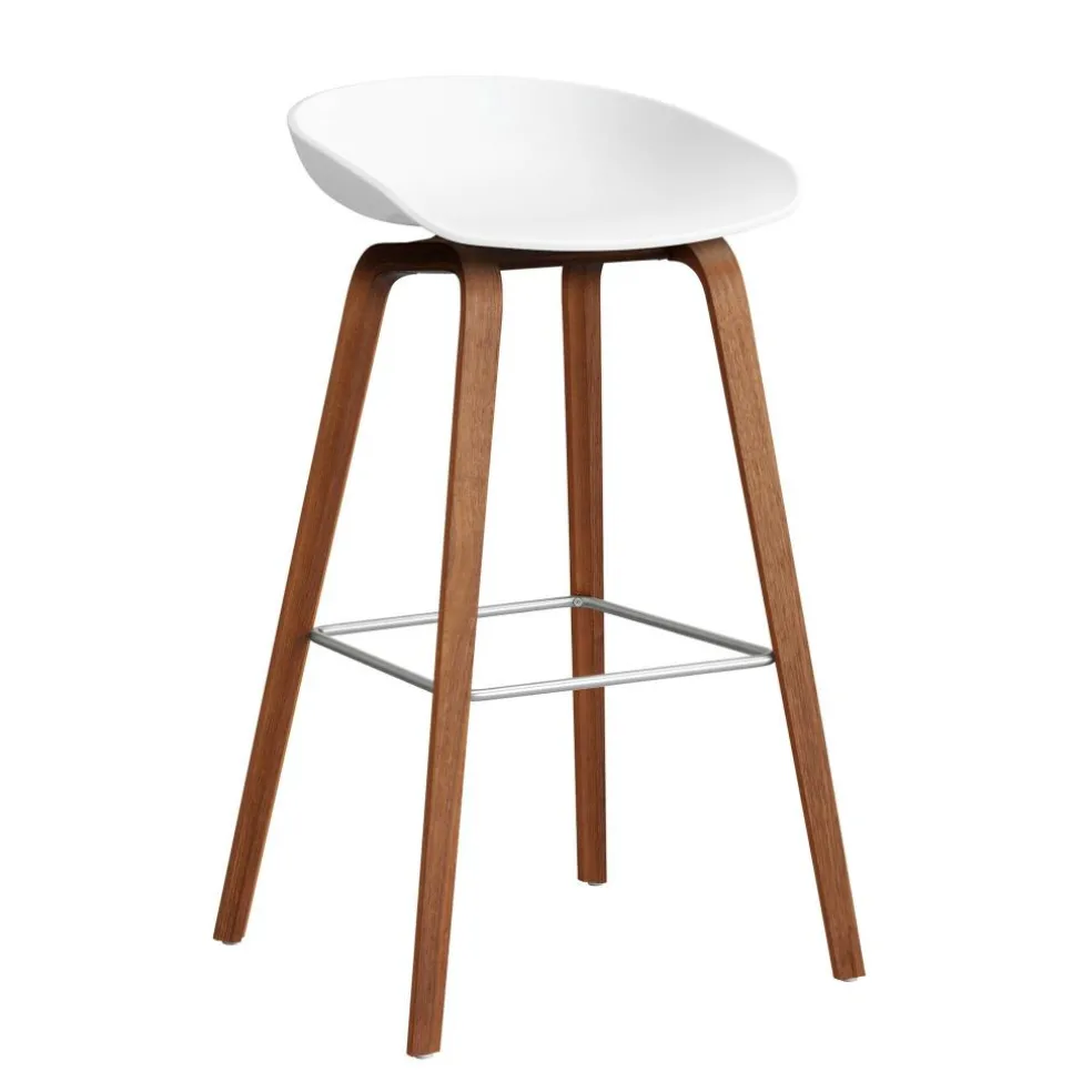 About A Stool AAS 32 2.0 Barhocker hoch Walnuss lackiert