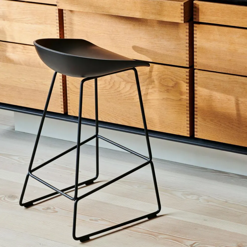 About a Stool AAS 38 2.0 Barhocker niedrig Gestell schwarz