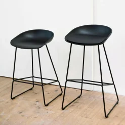 About a Stool AAS 38 2.0 Barhocker niedrig Gestell schwarz