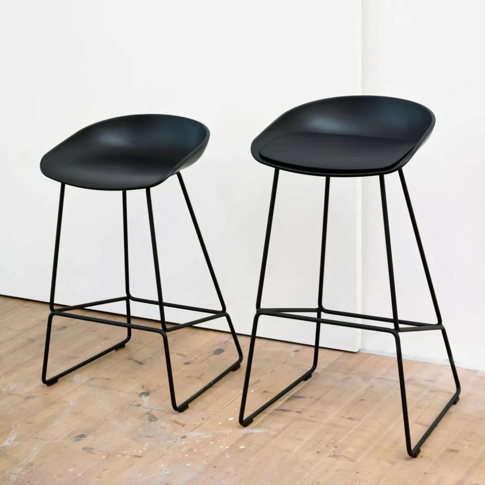 About a Stool AAS 38 2.0 Barhocker niedrig Gestell schwarz