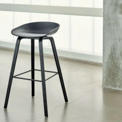 About a Stool AAS 38 2.0 Barhocker niedrig Gestell schwarz