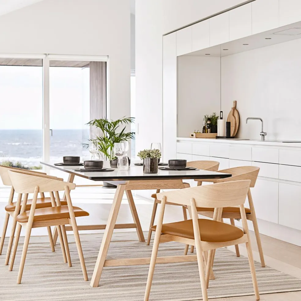 AC2 Armlehnstuhl Leder Gestell Eiche