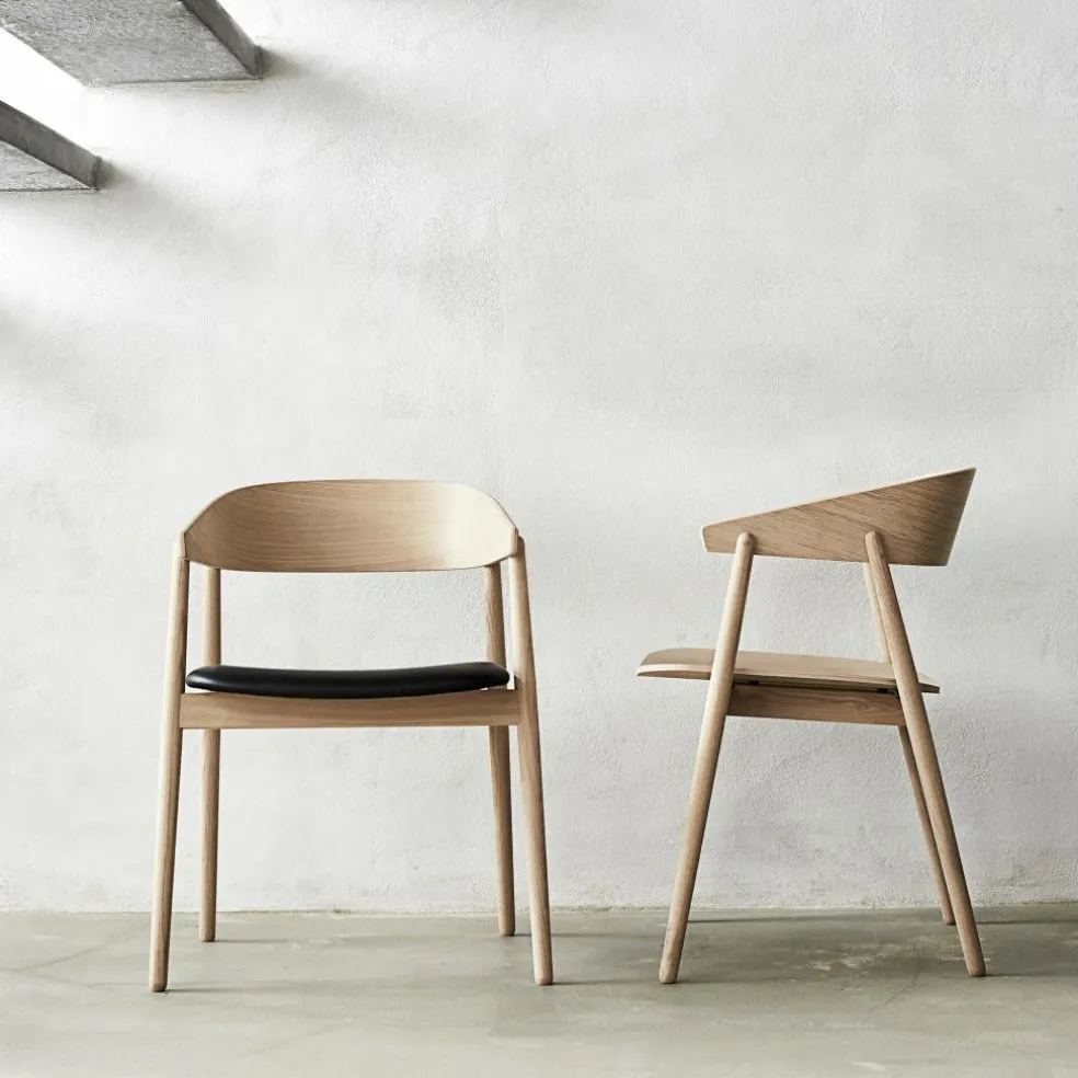 AC2 Armlehnstuhl Leder Gestell Eiche