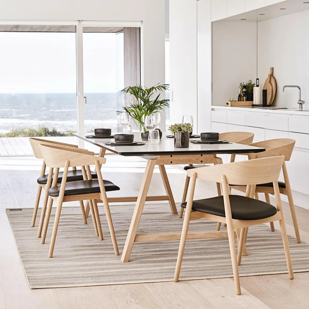 AC2 Armlehnstuhl PU-Leder Gestell Eiche