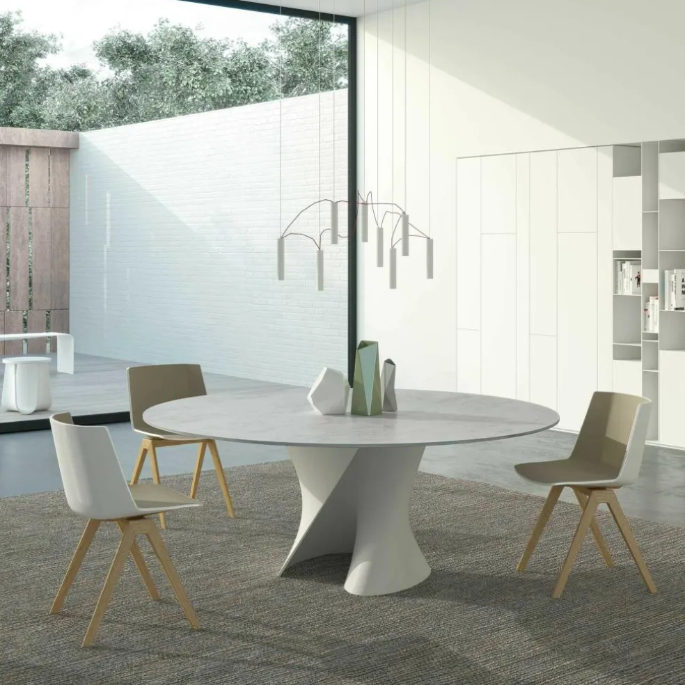 Aïku Stuhl mit Beinen aus Eiche