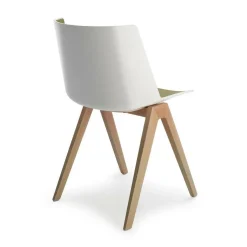 Aïku Stuhl mit Beinen aus Eiche