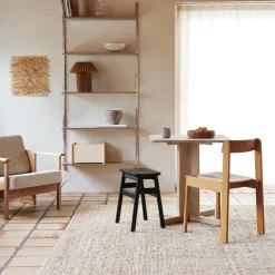 Angle Standard Hocker