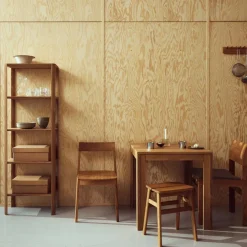 Angle Standard Hocker