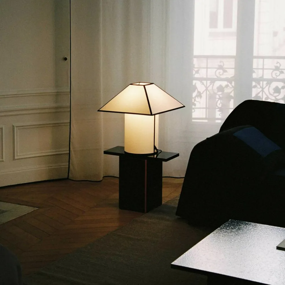 Ava Pyramid Tischleuchte