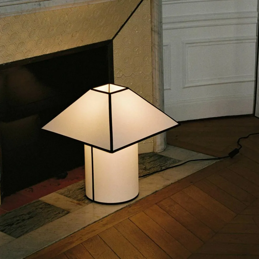 Ava Pyramid Tischleuchte