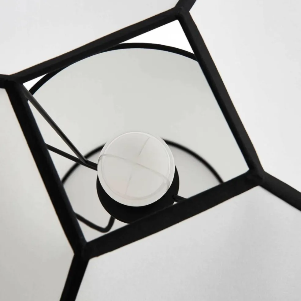 Ava Pyramid Tischleuchte