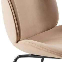 Beetle Schalenstuhl Vollpolsterung Gestell konisch