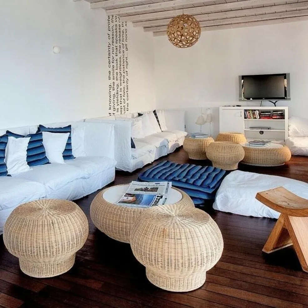 Bolla Rattan-Beistelltisch / Ottomane