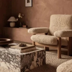 Brasilia Lounge Chair Schaffell