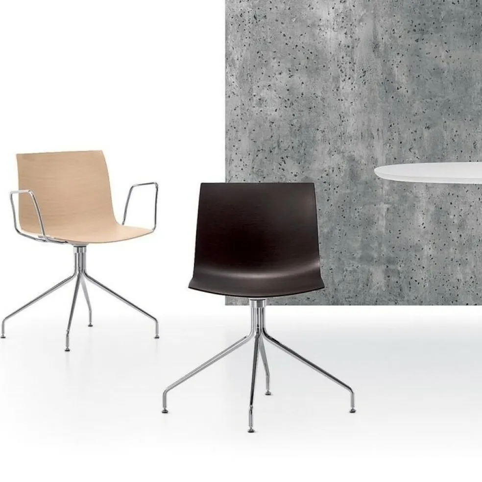 Catifa 46 Armlehnstuhl einfarbig mit Sternfuß