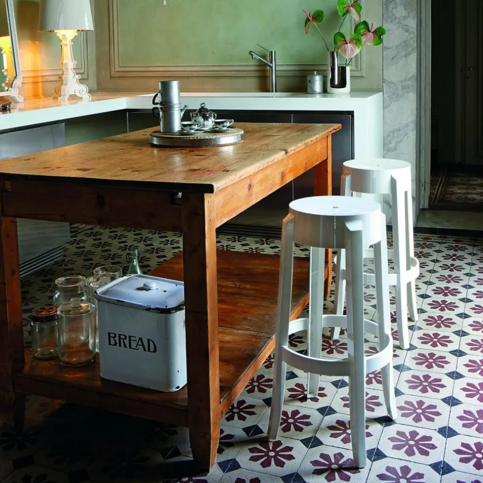 Charles Ghost Hocker 75cm