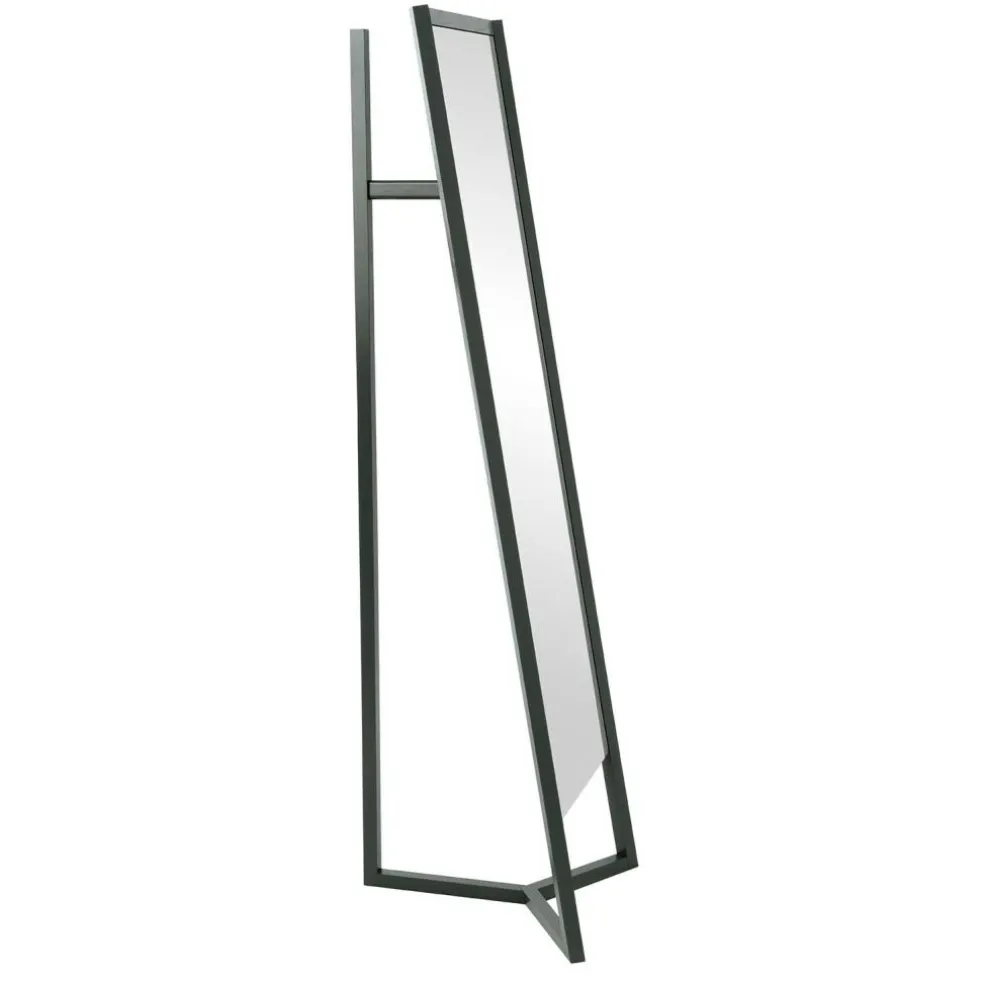 Club Garderobe mit Spiegel