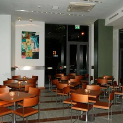 Cuba S56 Stuhl Sitzfläche Holz stapelbar