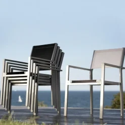 Cubic Gartenarmlehnstuhl