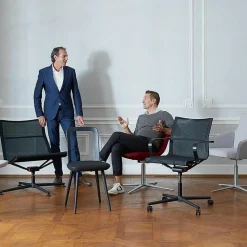 D1 Bürostuhl mit Armlehne & Rollengestell