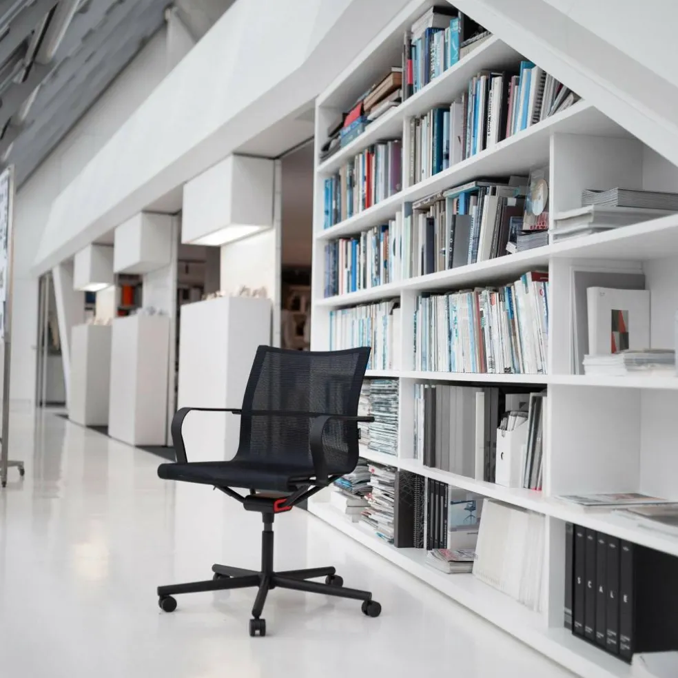 D1 Bürostuhl mit Armlehne & Rollengestell