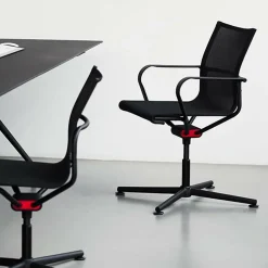 D1 Bürostuhl mit Armlehnen 4-beinig