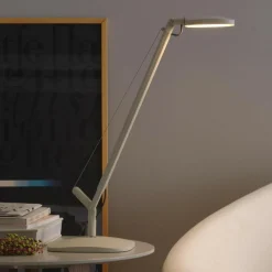 Demi Volée LED Schreibtischleuchte