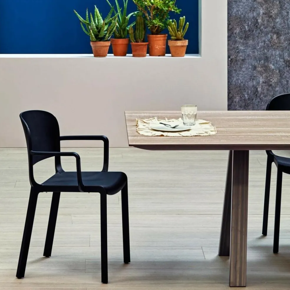 Dome 265 Gartenarmlehnstuhl