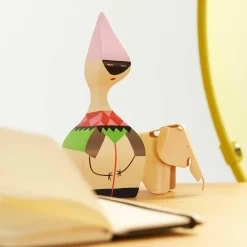Eames Elephant Miniature aus Holz