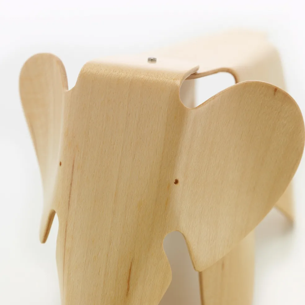 Eames Elephant Miniature aus Holz
