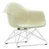 Eames Fiberglass Armchair LAR Gestell weiß