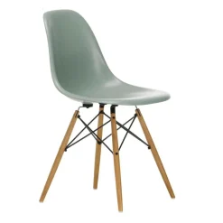 Eames Fiberglass Side Chair DSW Gestell Esche