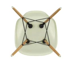 Eames Fiberglass Side Chair DSW Gestell Esche