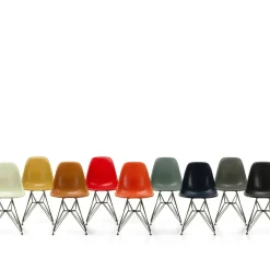 Eames Fiberglass Side Chair DSR schwarz
