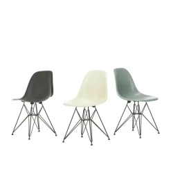 Eames Fiberglass Side Chair DSR schwarz