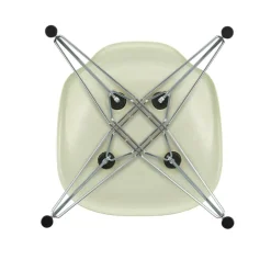 Eames Fiberglass Side Chair DSR verchromt