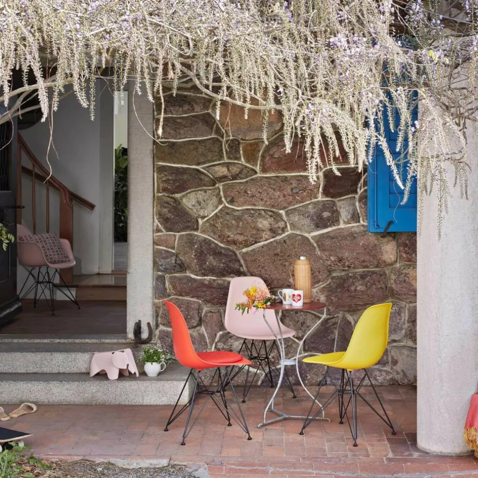 Eames Plastic Armchair DAR Gestell schwarz