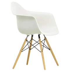 Eames Plastic Armchair DAW Gestell Esche