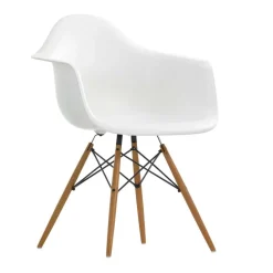 Eames Plastic Armchair DAW Gestell Esche